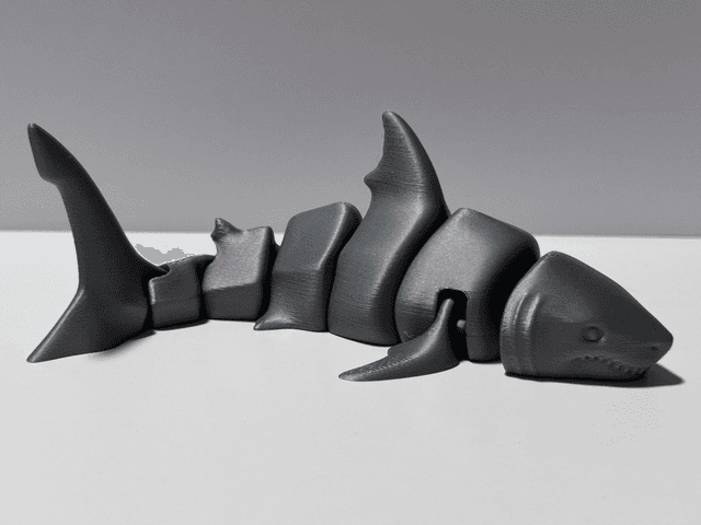 Figurine Articulée Requin 02